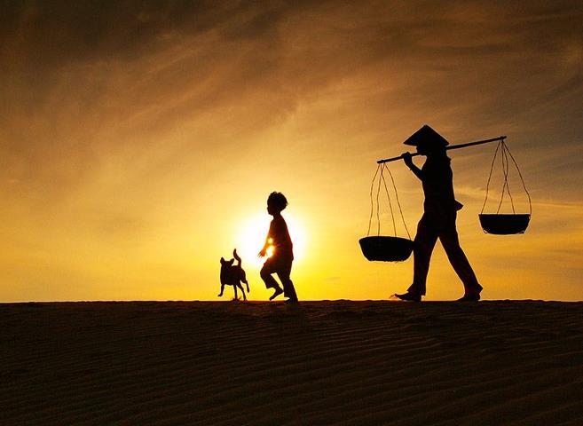 Vị Bồ tát mang dép ngược