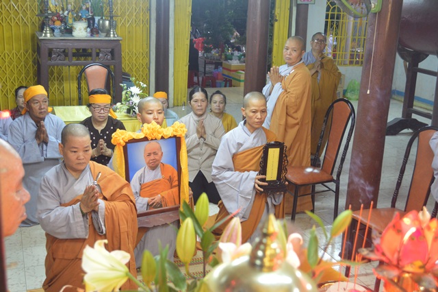 Kính tiễn giác linh Cố Ni Sư Thích Nữ Như Dung